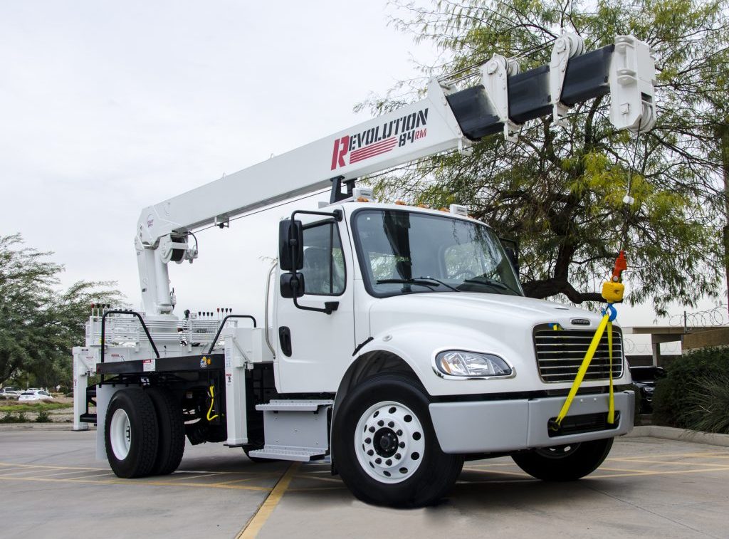 UNIC Revolution 84RM truck mounted crane